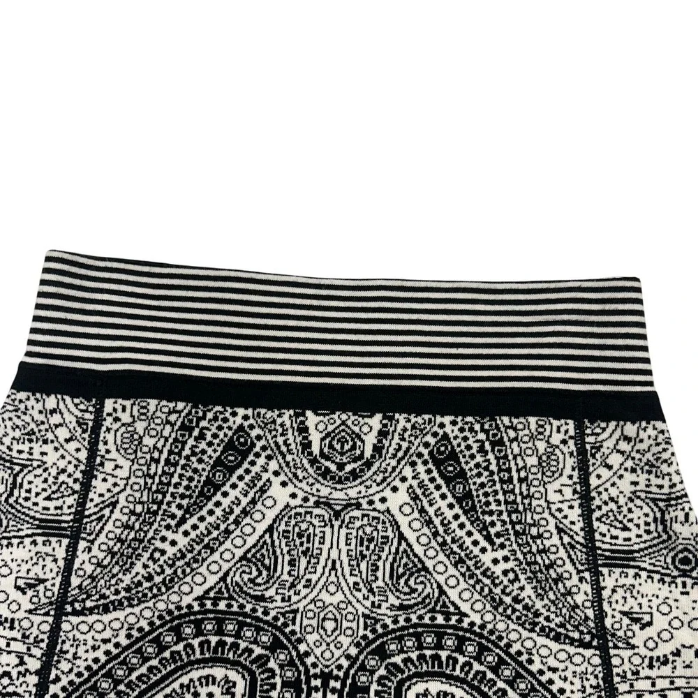 Title Nine Paisley Knit Skirt Small‎ Black White Pull On Boho Travel Casual